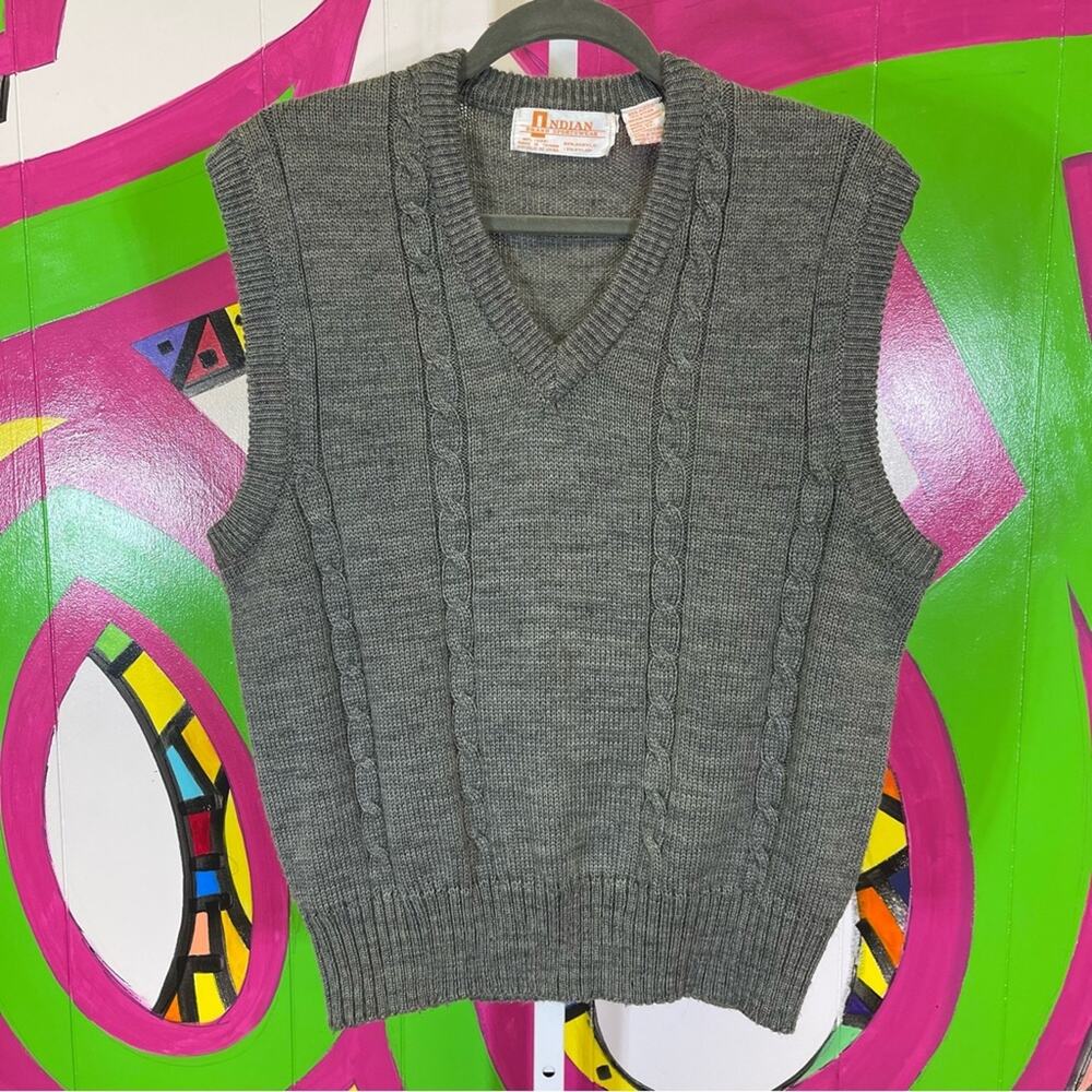 Indian Brand Sportswear, Knit Sweater Vest. Size Medium. Excellent Condition!